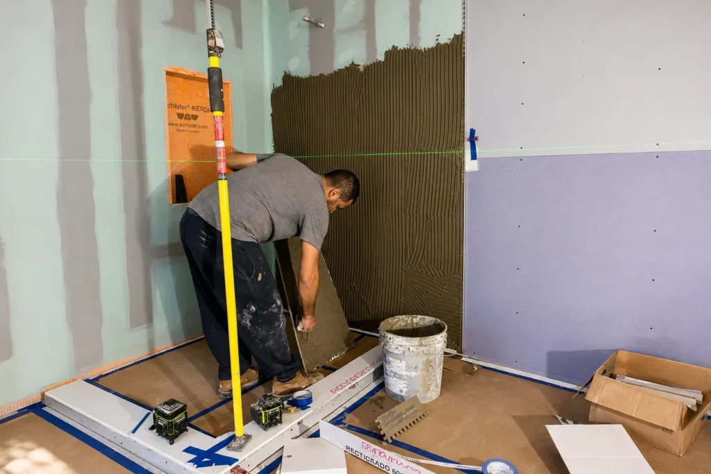 Bathroom tile installation in Toronto with clean modern finish by Renotec